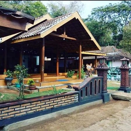 Nara Homestay Syariah Mangunan Exterior foto